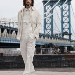 La nuova collezione di Moncler per la stagione SS25 Quando il workwear incontra il guardaroba urbano