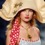 It's time to dress like a pirate  According to catwalks and celebrities, Piratecore is the trend between nostalgia and rebellion to try now | Image 563674