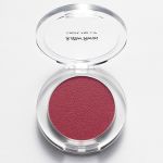 What's in my bag: the essential beauty items to keep in your purse Everything that a beauty addict should always have with them | Image 563771