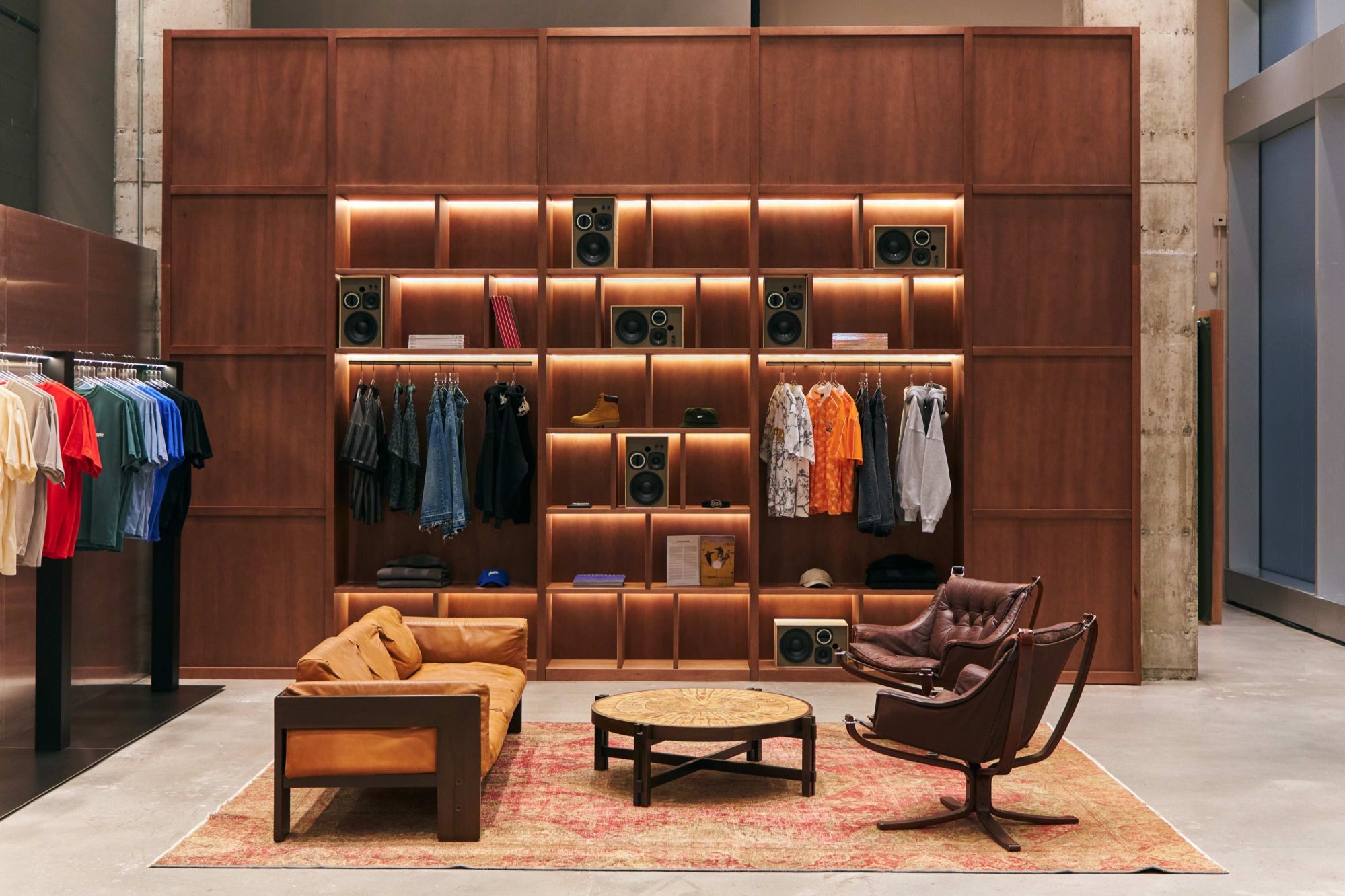 Pull&Bear apre il primo negozio di STWD al mondo a Milano Il pop-up sarà in Via Capelli per due mesi, a partire dal 17 aprile | Image 563766