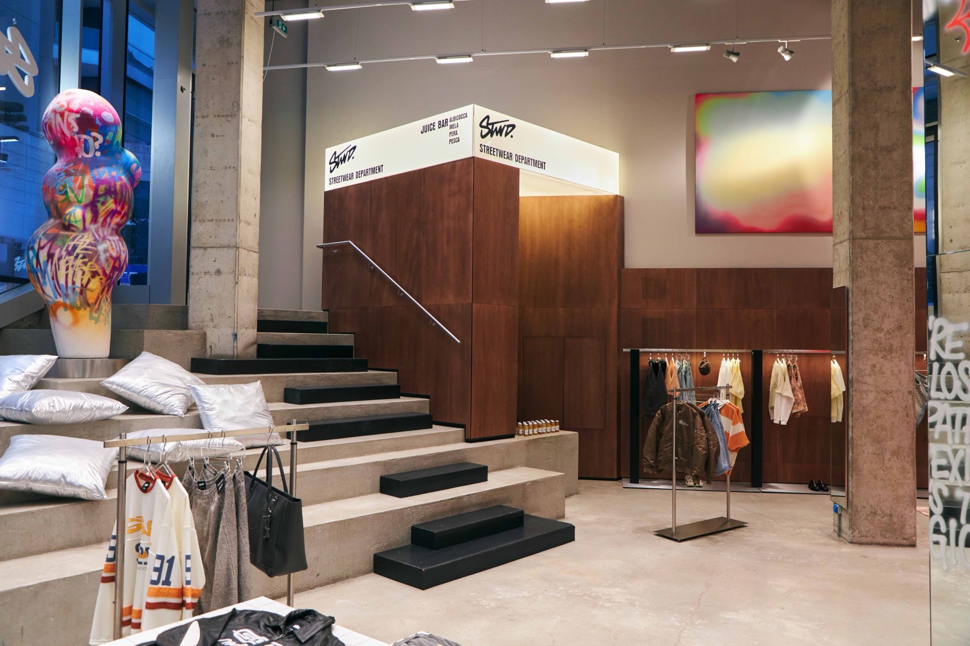 Pull&Bear apre il primo negozio di STWD al mondo a Milano Il pop-up sarà in Via Capelli per due mesi, a partire dal 17 aprile | Image 563764