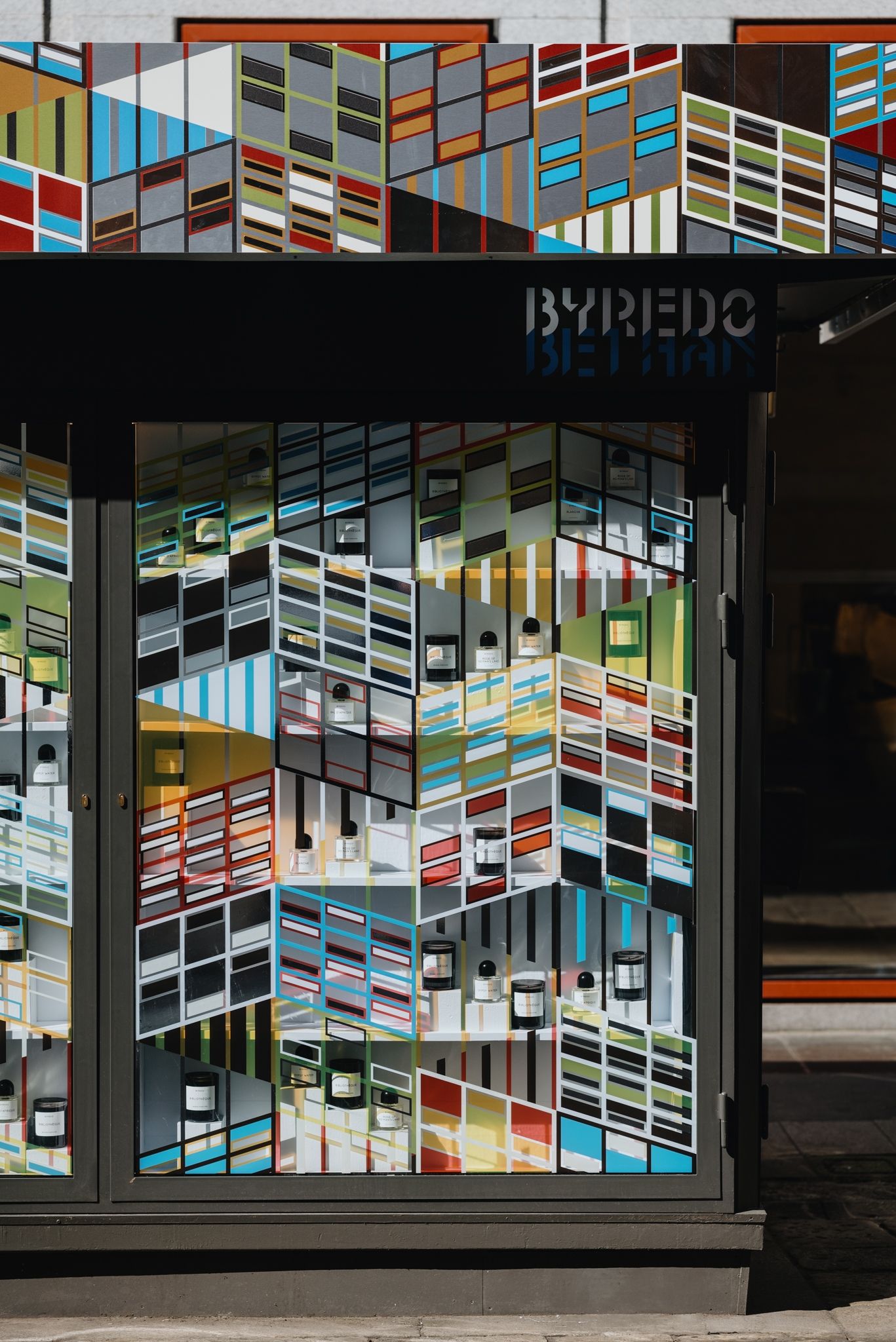 Bethan Laura Wood: Il profumo può abitare lo spazio visivo Abbiamo chiacchierato con l'artista che durante la Design Week ha collaborato con Byredo | Image 563875