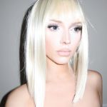 Trend alert: the mannequin makeup look A makeup that is both charming and unsettling