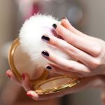 Dusting perfumes are the new trend Discover the new beauty pamper that smells like vintage elegance
