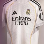 Il Teamgeist è anche sulla nuova Home jersey del Real Madrid adidas ha presentato la maglia per la stagione 2025/26