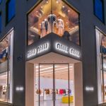 Miu Miu riapre a Londra La nuova boutique di New Bond Street è un concept store di scambio culturale