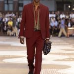 Louis Vuitton sogna l’India per la collezione SS26 Sartoria rilassata, dettagli-gioiello, colori bollenti e abiti schiariti dal sole hanno dominato questa stagione | Image 571208