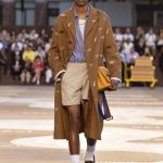 Louis Vuitton sogna l’India per la collezione SS26 Sartoria rilassata, dettagli-gioiello, colori bollenti e abiti schiariti dal sole hanno dominato questa stagione | Image 571183
