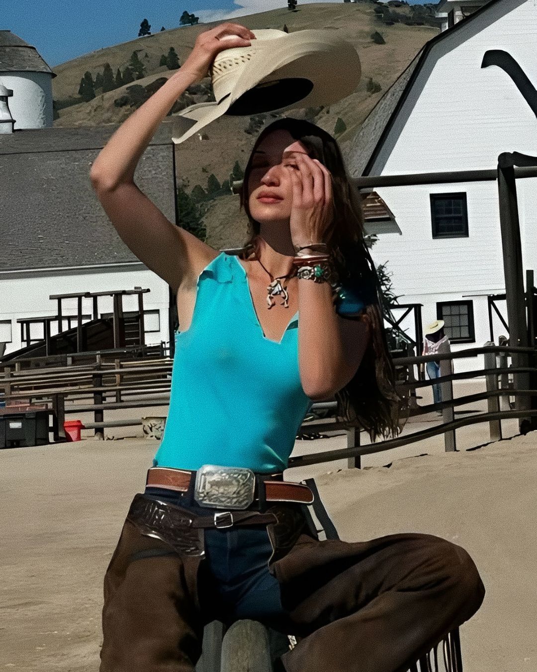 I profumi da vera cowgirl Le fragranze che ricordano la vita in un ranch, per sentirci Bella Hadid