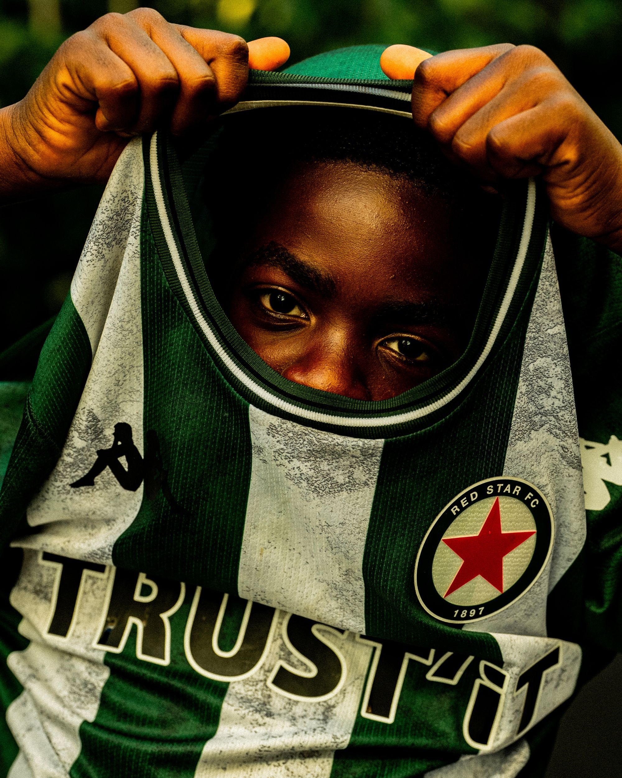 Le nuove maglie del Red Star FC sono dedicate al cemento Quello dello Stade Bauer
