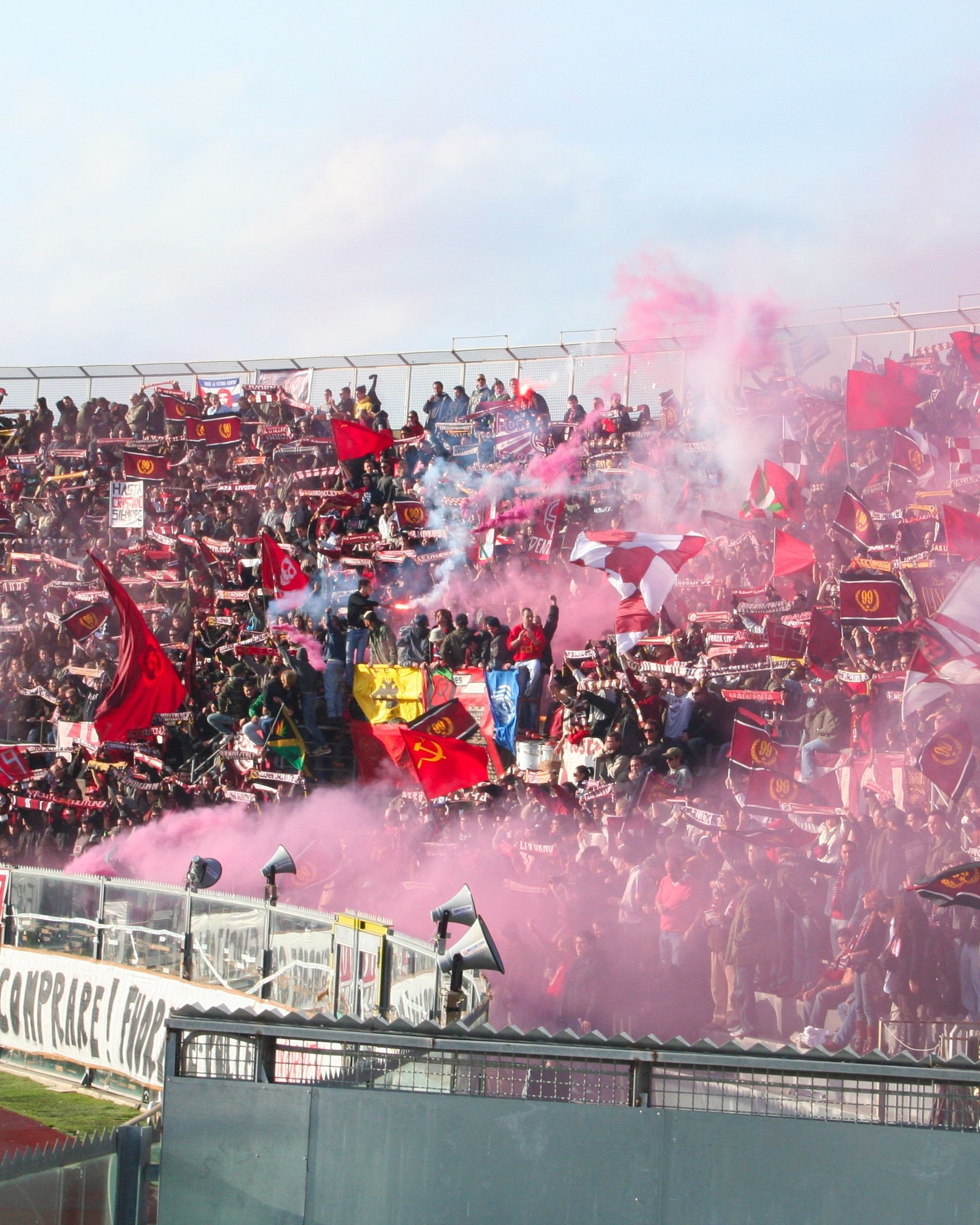 Livorno Calcio will let its fans choose the club&apos;s new logo The numerous protests have led to a step backwards