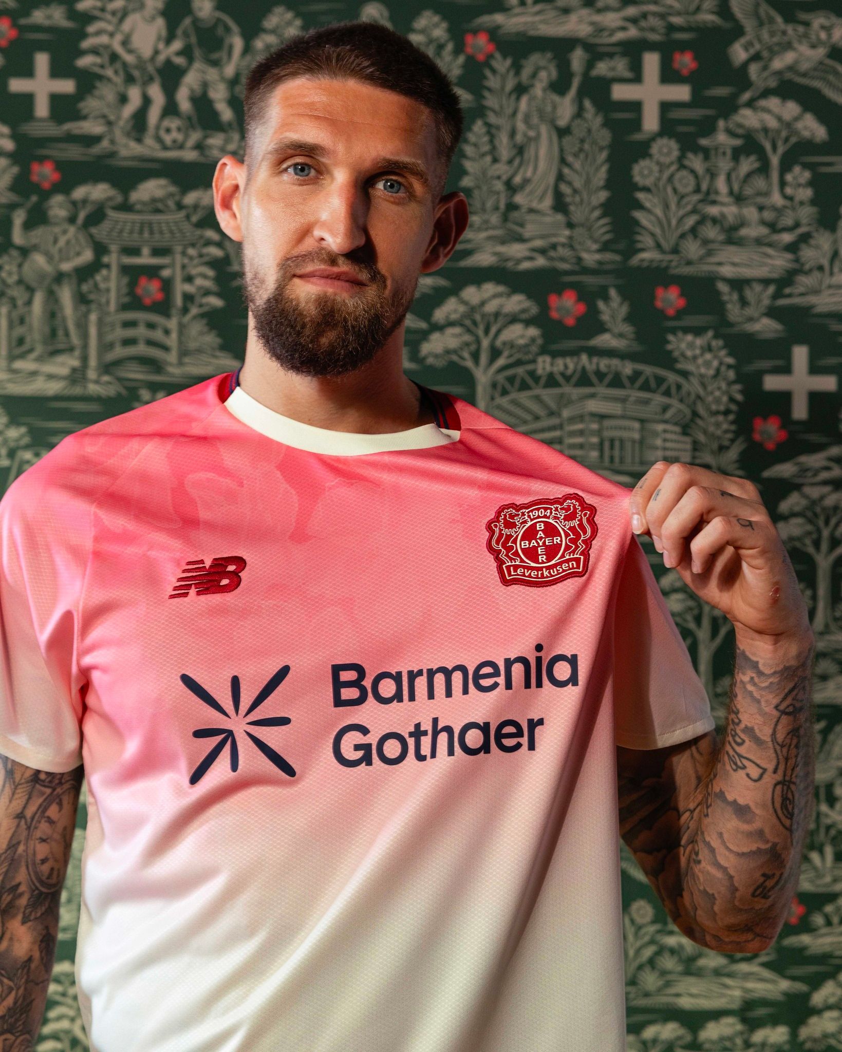 New Balance ha presentato anche l&apos;Away jersey del Bayer Leverkusen Ed è una maglia sorprendente