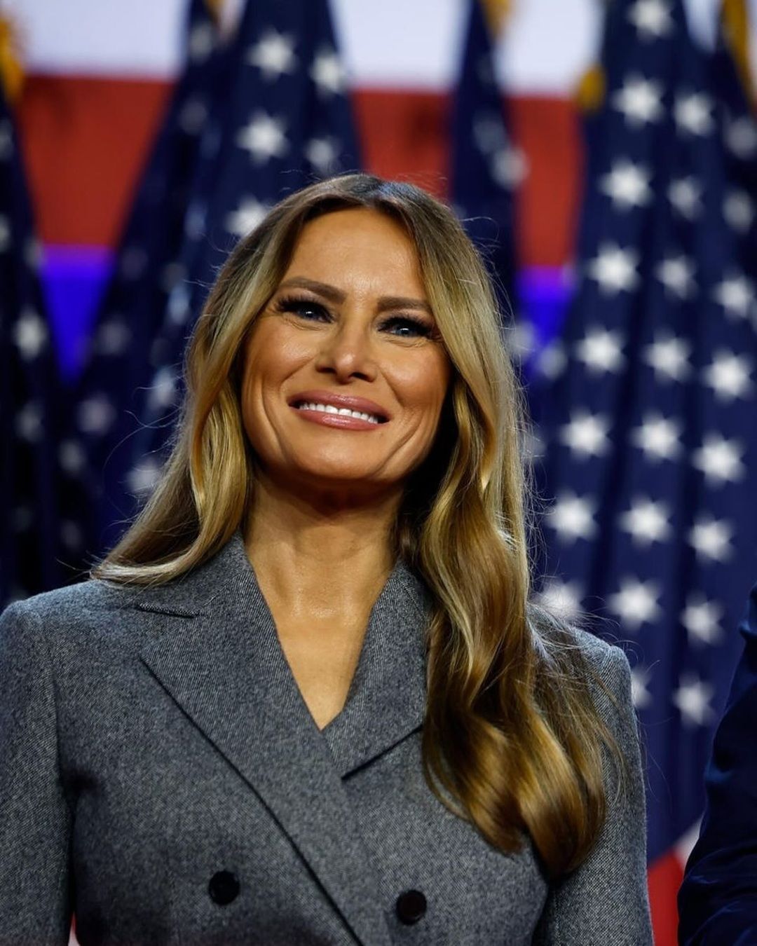 Il Republican make-up spiegato bene Come in La fabbrica delle mogli, ma più arancione