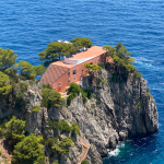 Maurizio Cattelan unveiled a secret exhibition in Capri In the private and atmospheric Casa Malaparte