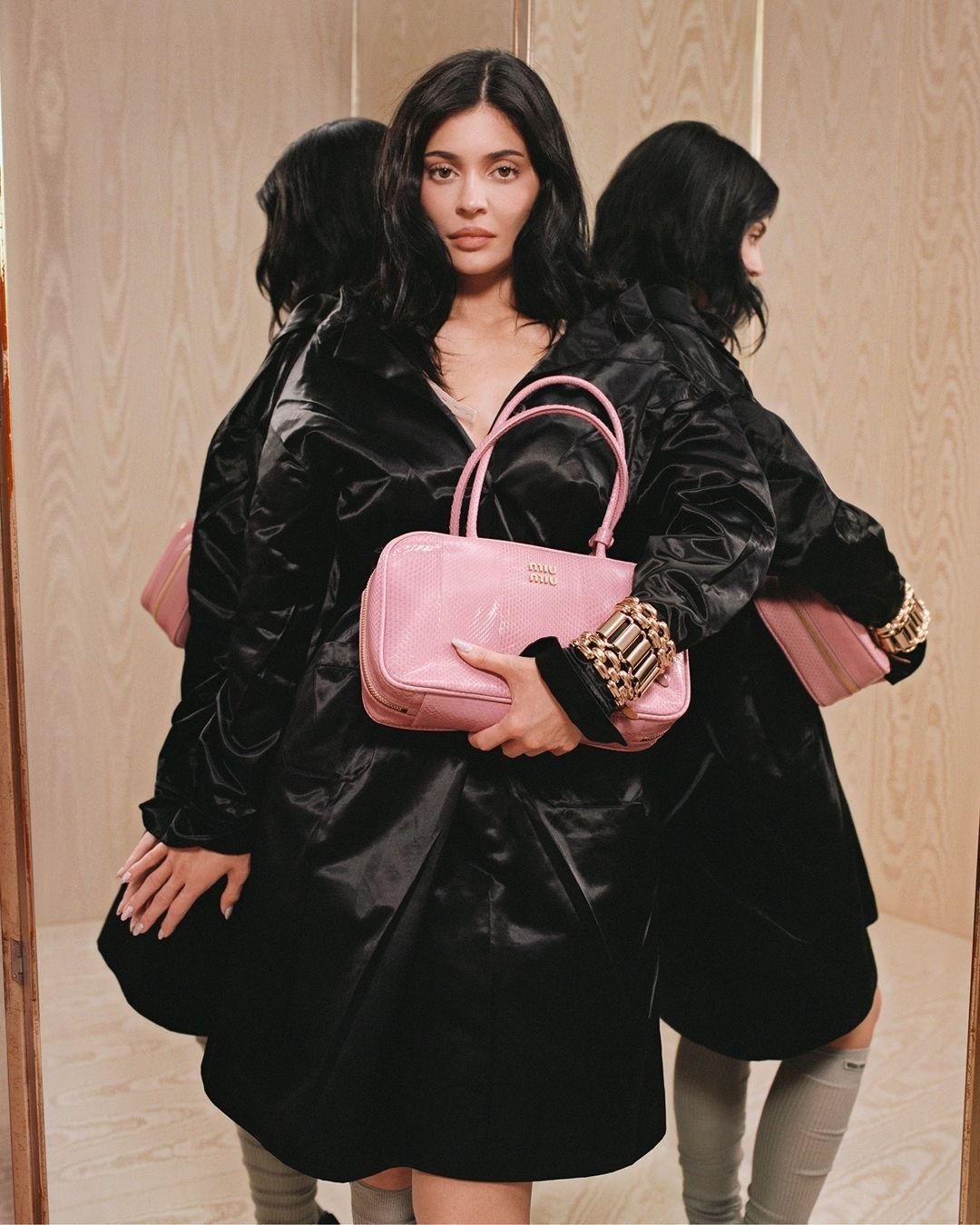 Miu Miu FW25 campaign: the art of dressing without conforming A cast including Kylie Jenner, Lou Doillon and Towa Bird interprets the nuanced femininity of Miuccia Prada&apos;s creations