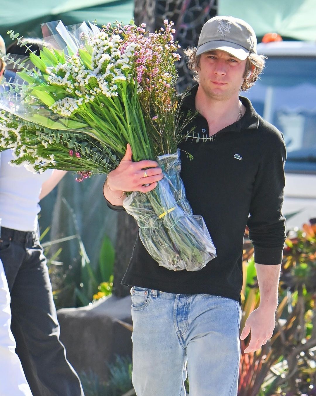 Su TikTok stanno vincendo i soft boyfriend Grazie a un nuovo trend che combatte la mascolinità tossica