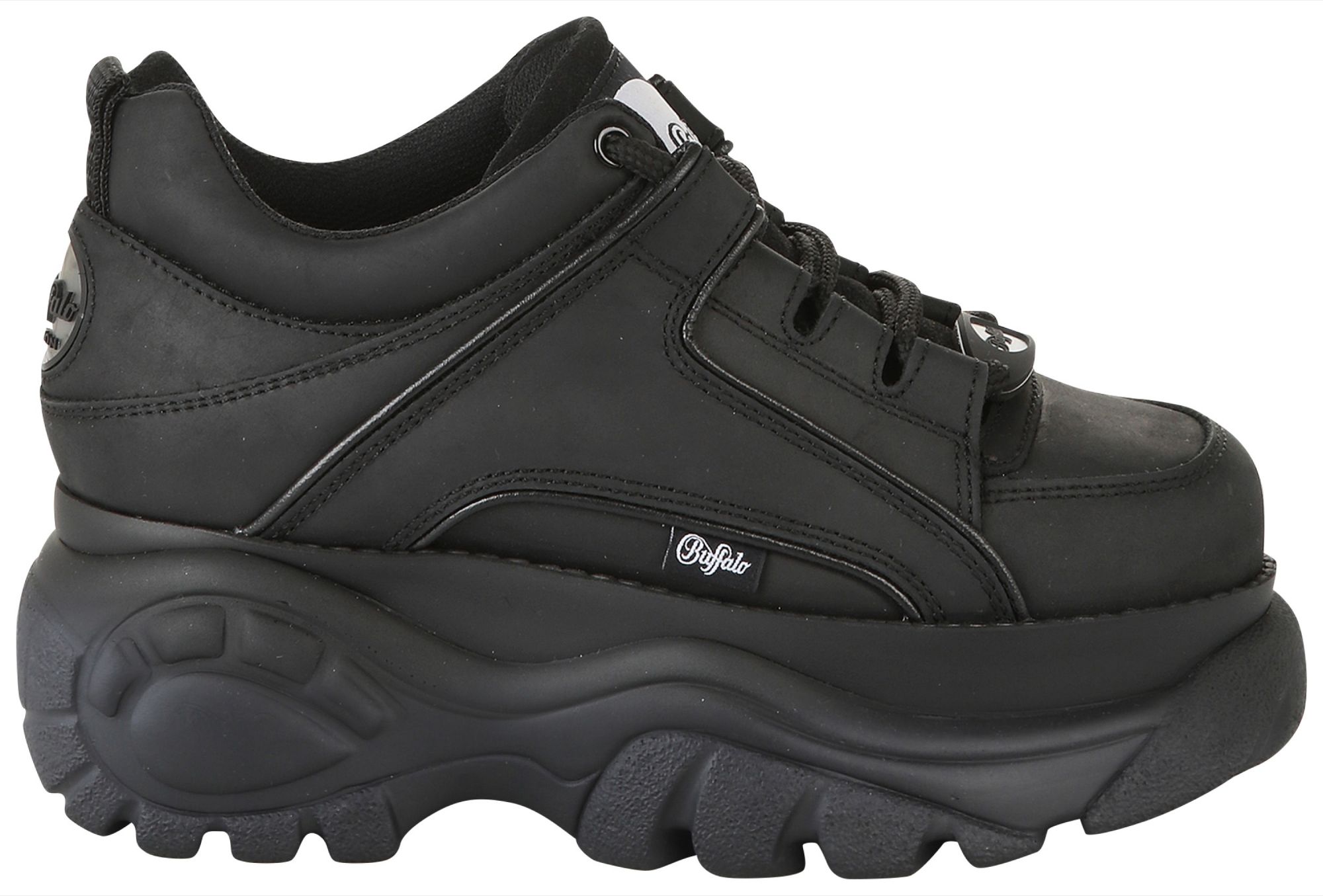 Buffalo celebra la stagione dei festival con la SS25 La campagna immortala lo spirito libero e irriverente dell'estate | Image 576456