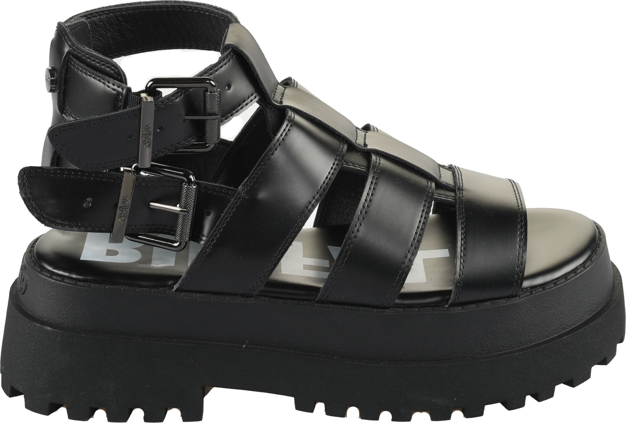 Buffalo celebra la stagione dei festival con la SS25 La campagna immortala lo spirito libero e irriverente dell'estate | Image 576453