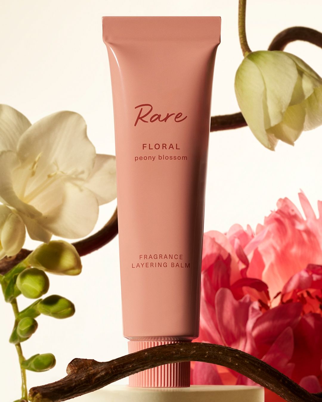 Il nuovo prodotto di Rare Beauty si chiama Fragrance Layering Balm La gamma si amplia | Image 576812