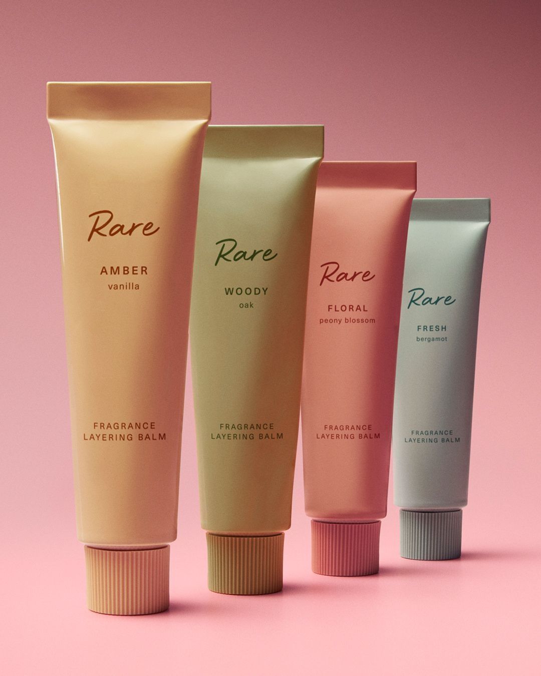 Il nuovo prodotto di Rare Beauty si chiama Fragrance Layering Balm La gamma si amplia