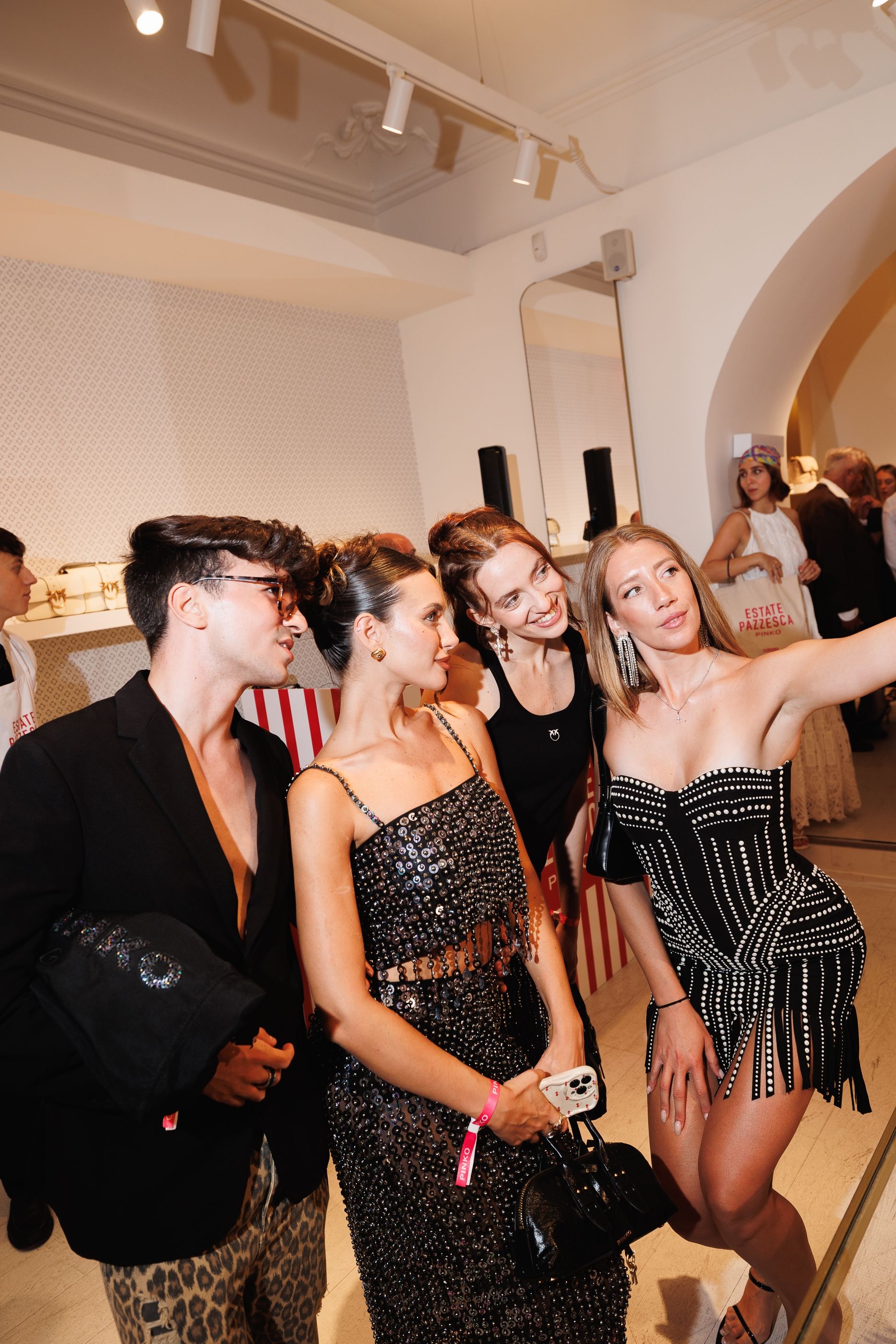 L'estate, con Pinko, è Pazzesca! Il brand italiano colora l'estate italiana e accende la community a Forte dei Marmi e Taormina | Image 576820