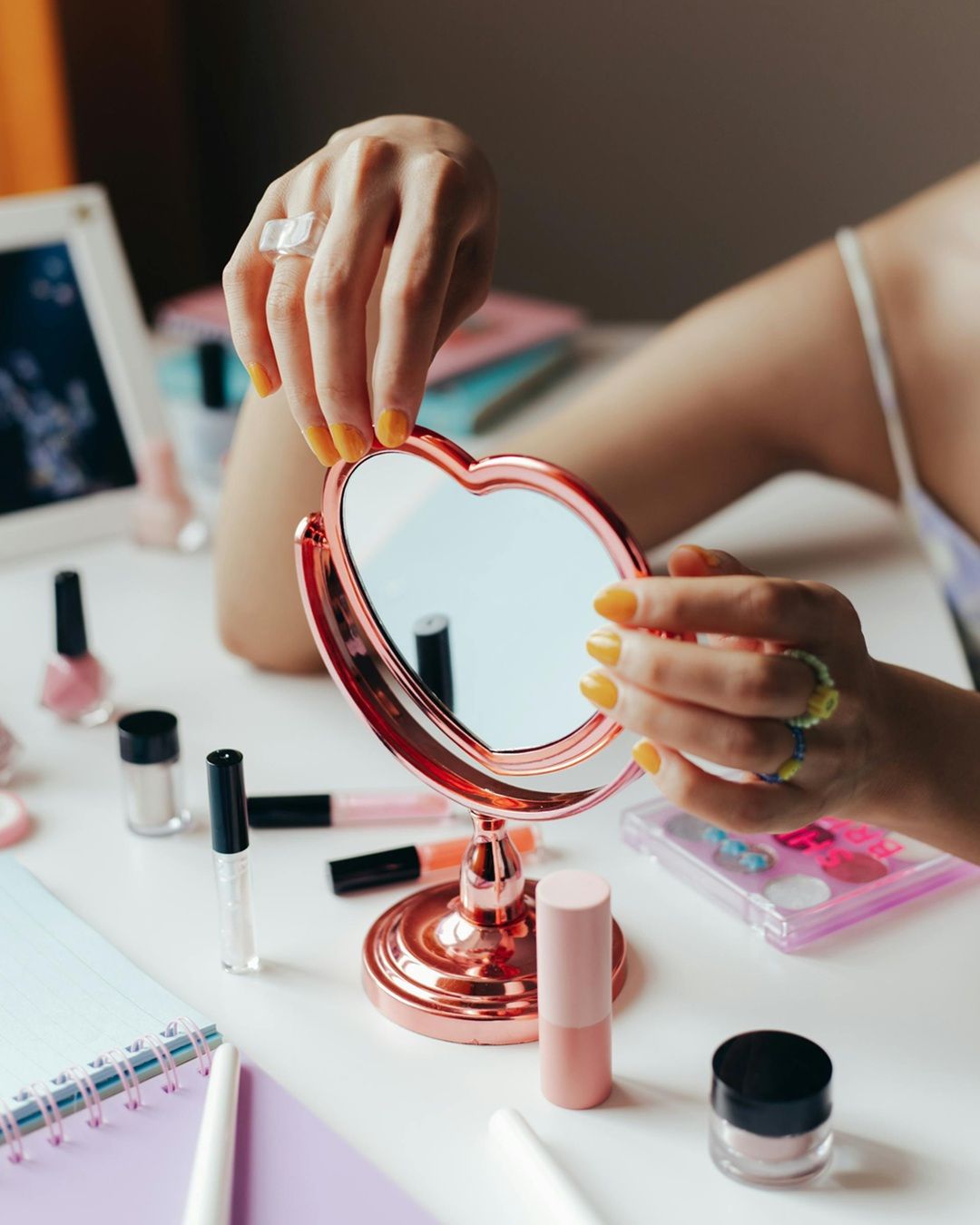 L’altra faccia dei dupes virali: quando la bellezza low cost diventa pericolosa Skin care o skin scare?