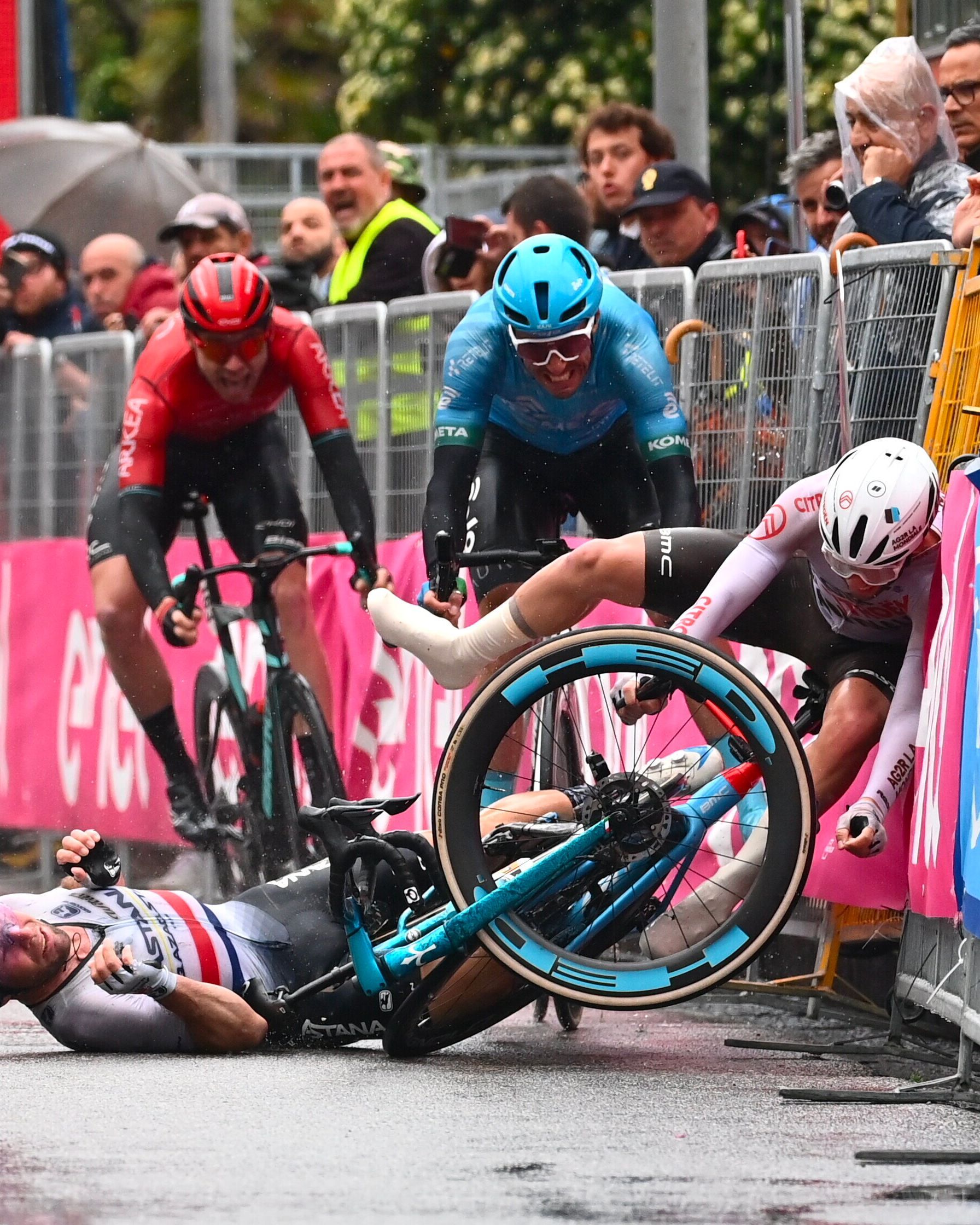 How can GPS tracking improve the safety of cyclists? The protection of riders is set to enter a new phase at the 2025 UCI World Championships