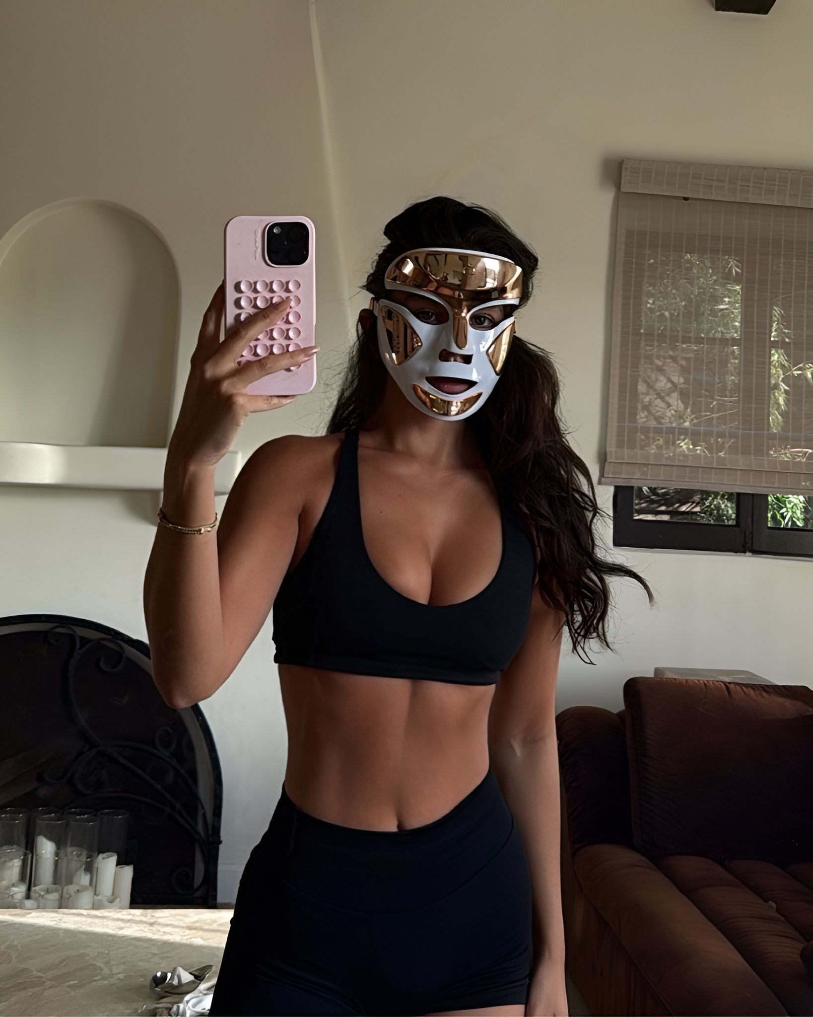 La skincare routine post-vacanze Come riequilibrare e calmare la pelle dopo settimane di sole