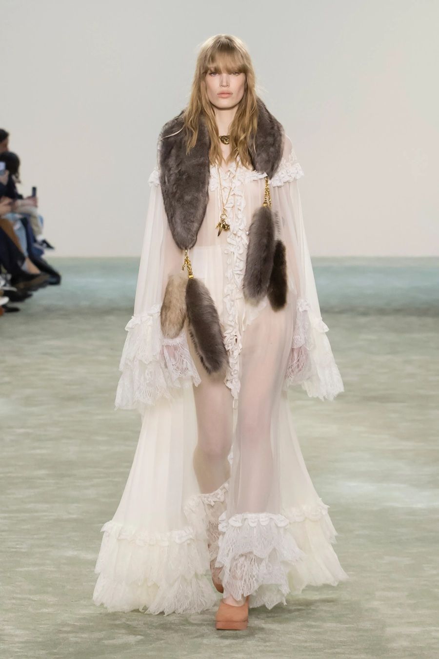 Come ci vestiremo in autunno? I trend moda e quali icone detteranno le nostre scelte di stile | Image 578144