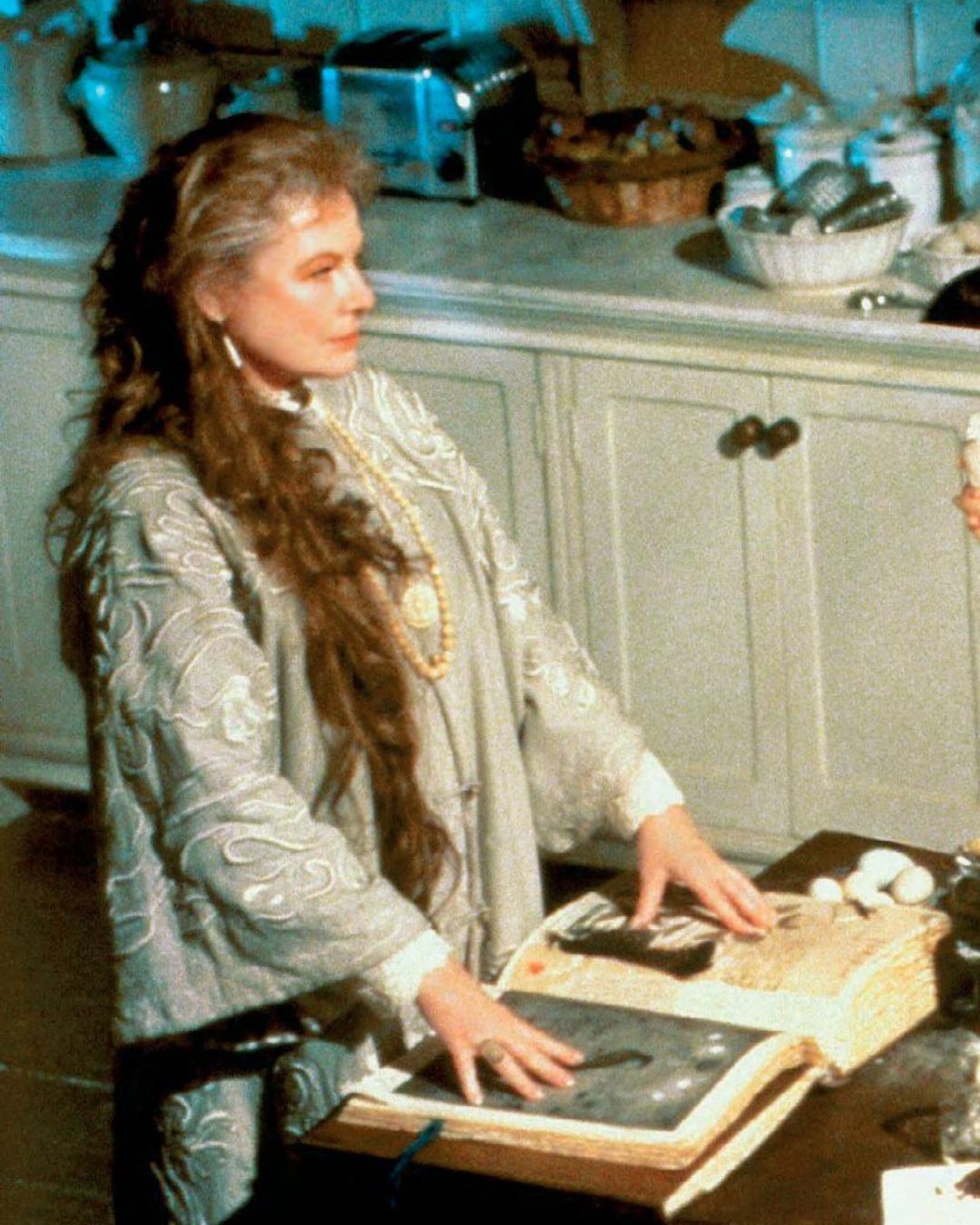 The girls of TikTok are buying spells from the witches of Etsy Despair or undeniable power of the collective mind?