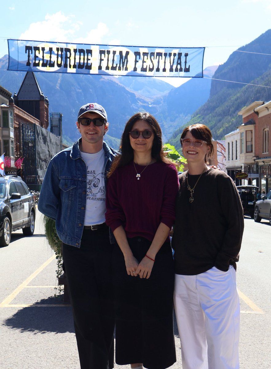 Il Telluride Film Festival è il sogno hipster autunnale di cui abbiamo bisogno Basta abiti lunghi e trucchi da favola, vogliamo le giacche scamosciate e i blue jeans | Image 578183