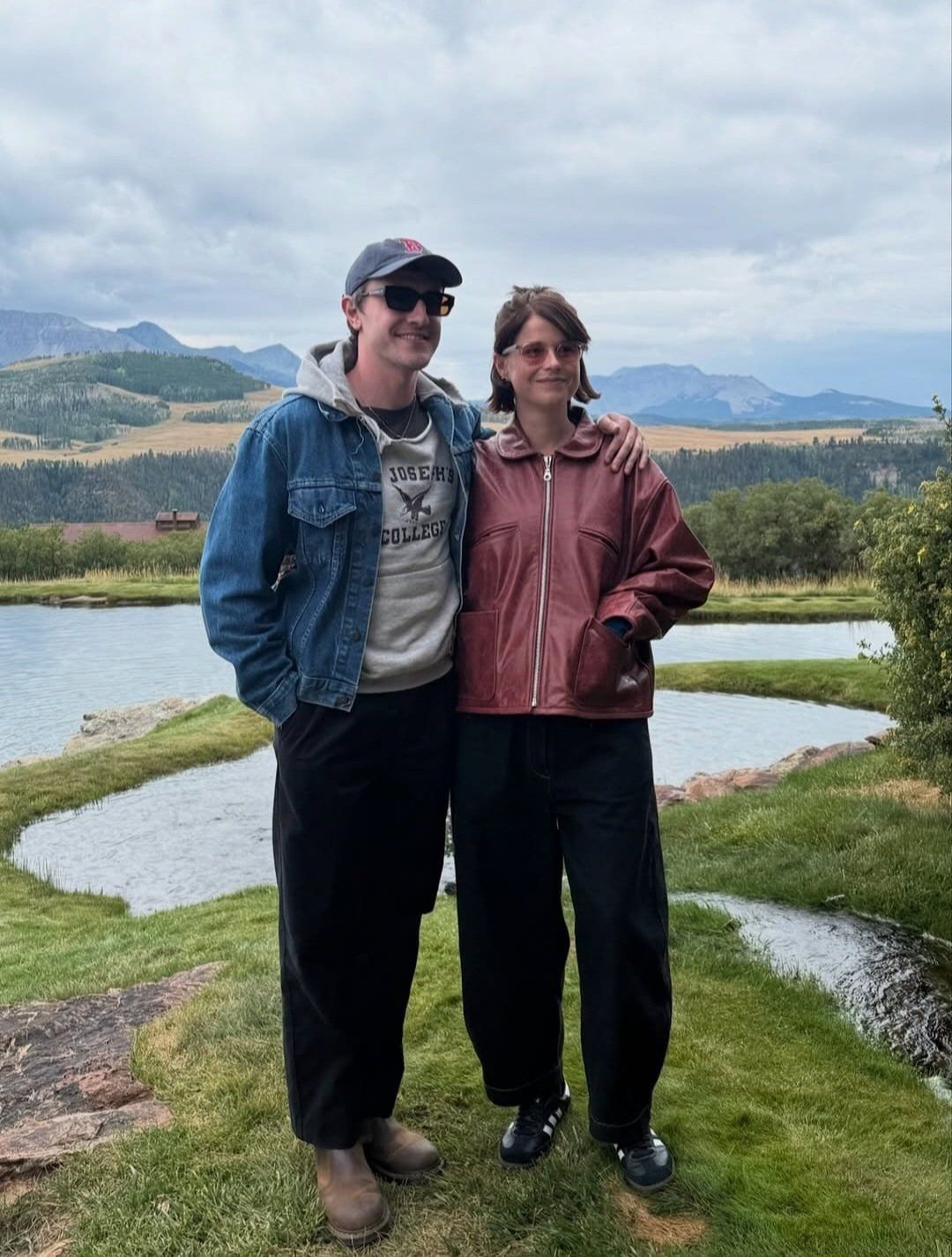 Il Telluride Film Festival è il sogno hipster autunnale di cui abbiamo bisogno Basta abiti lunghi e trucchi da favola, vogliamo le giacche scamosciate e i blue jeans | Image 578186