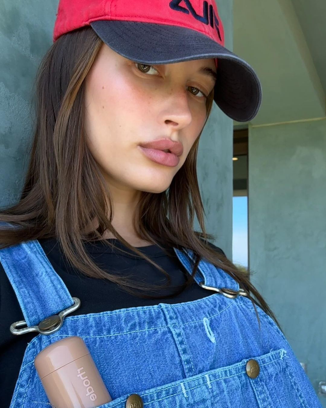 La make-up routine di Hailey Bieber è essenziale Minimo sforzo, massima resa