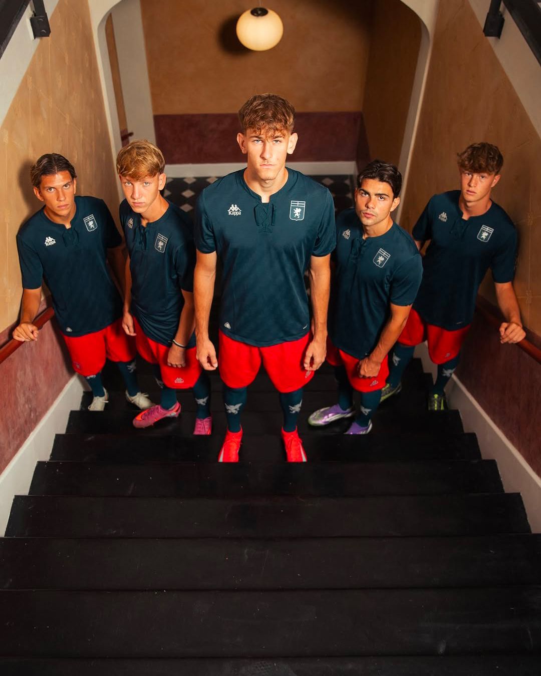 Il logo di Kappa Authentic per la prima volta su una maglia del Genoa Presentato il nuovo Third kit per la stagione 2025/26