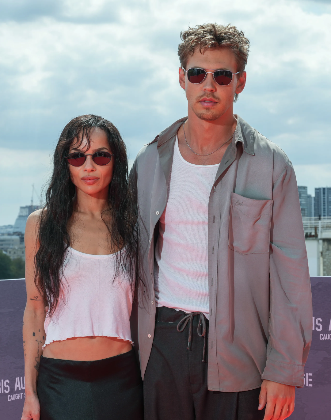 I nuovi anni &apos;90 di Zoë Kravitz e Austin Butler I protagonisti di Caught Stealing racchiudono perfettamente il decennio che sta tornando di moda sia al cinema che sui red carpet