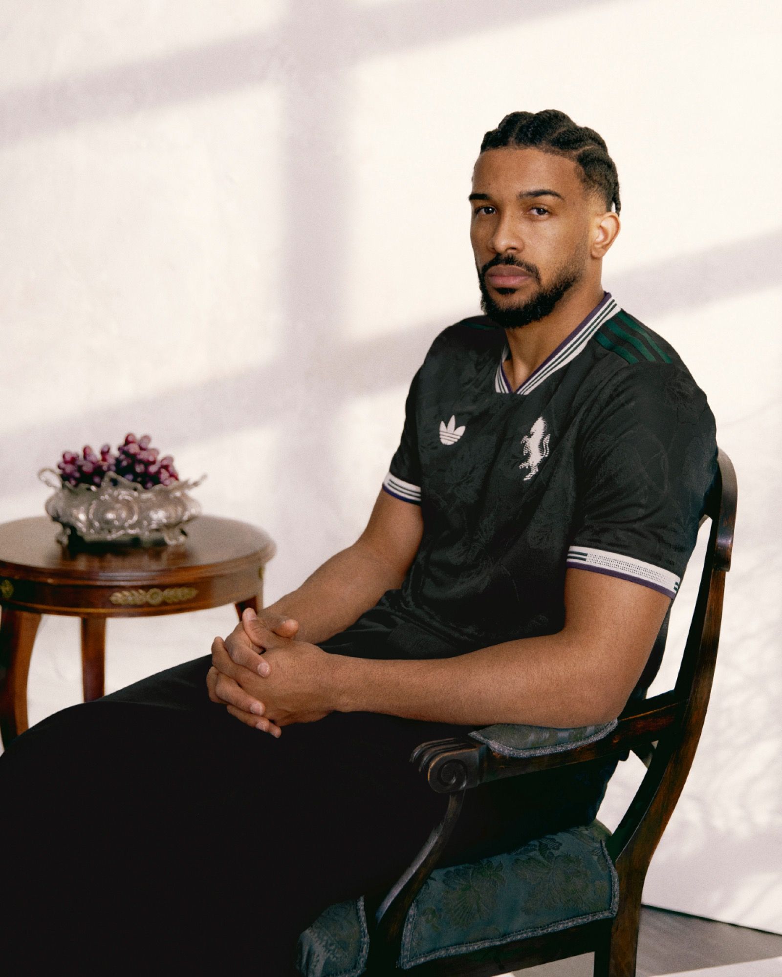 La terza maglia della Juventus ispirata ai vigneti piemontesi  Trefoil e stemma retro con la zebra: un vero capolavoro