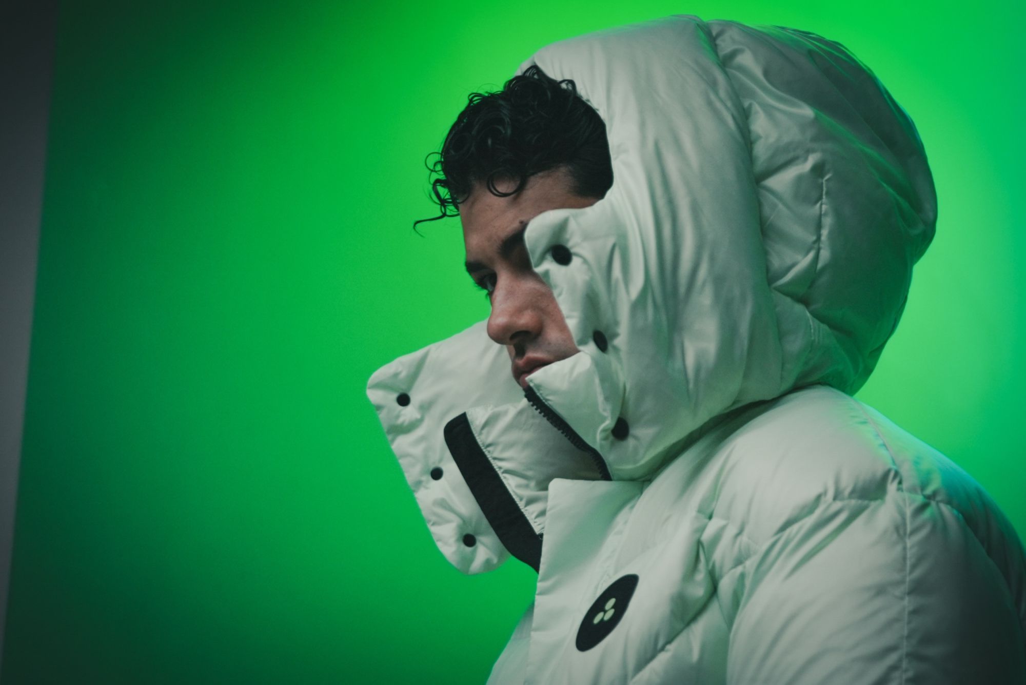 Con Peuterey Plurals, Tony Effe porta il suo stile nel mondo dell’outerwear Con la nuova capsule collection in collaborazione, che verrà presentata durante la prossima Milano Fashion Week | Image 580411