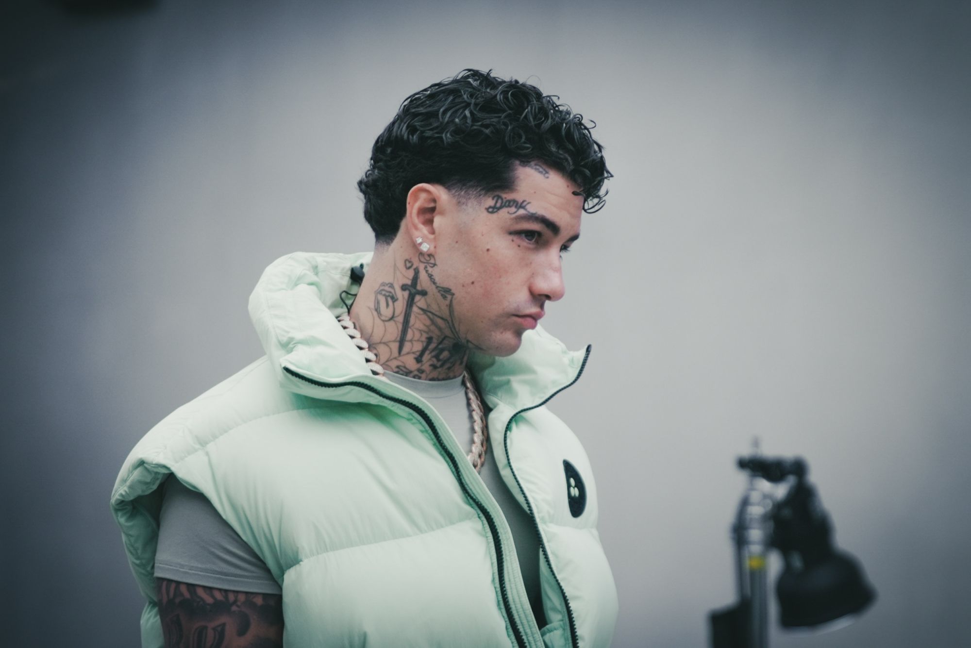 Con Peuterey Plurals, Tony Effe porta il suo stile nel mondo dell’outerwear Con la nuova capsule collection in collaborazione, che verrà presentata durante la prossima Milano Fashion Week | Image 580409