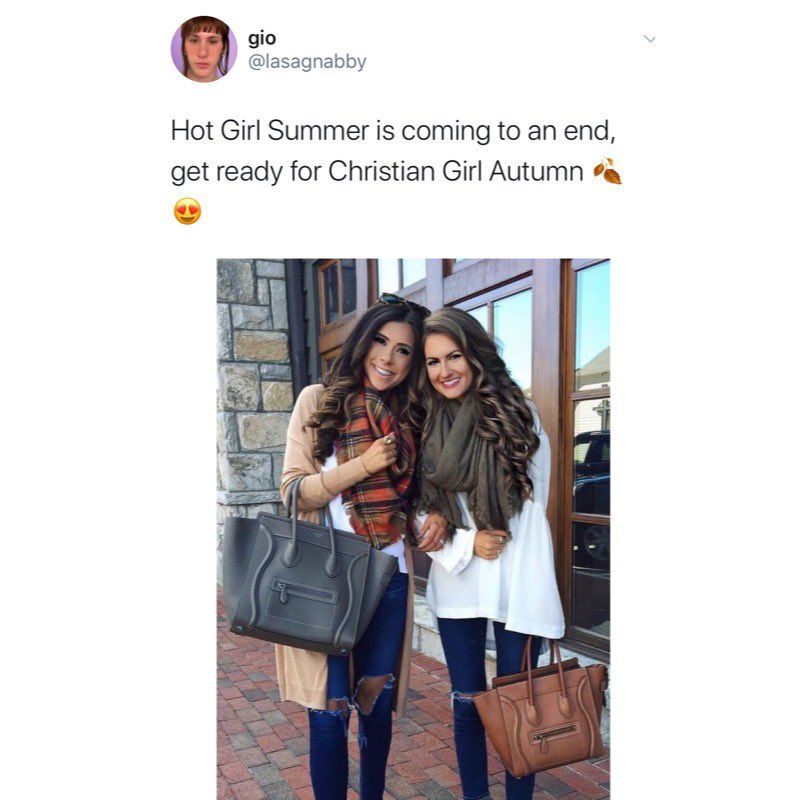 It's time to kick off Christian Girl Autumn 2025 From the irony of Twitter to a lifestyle that celebrates slowness, comfort, and the freedom to be yourself | Image 580338