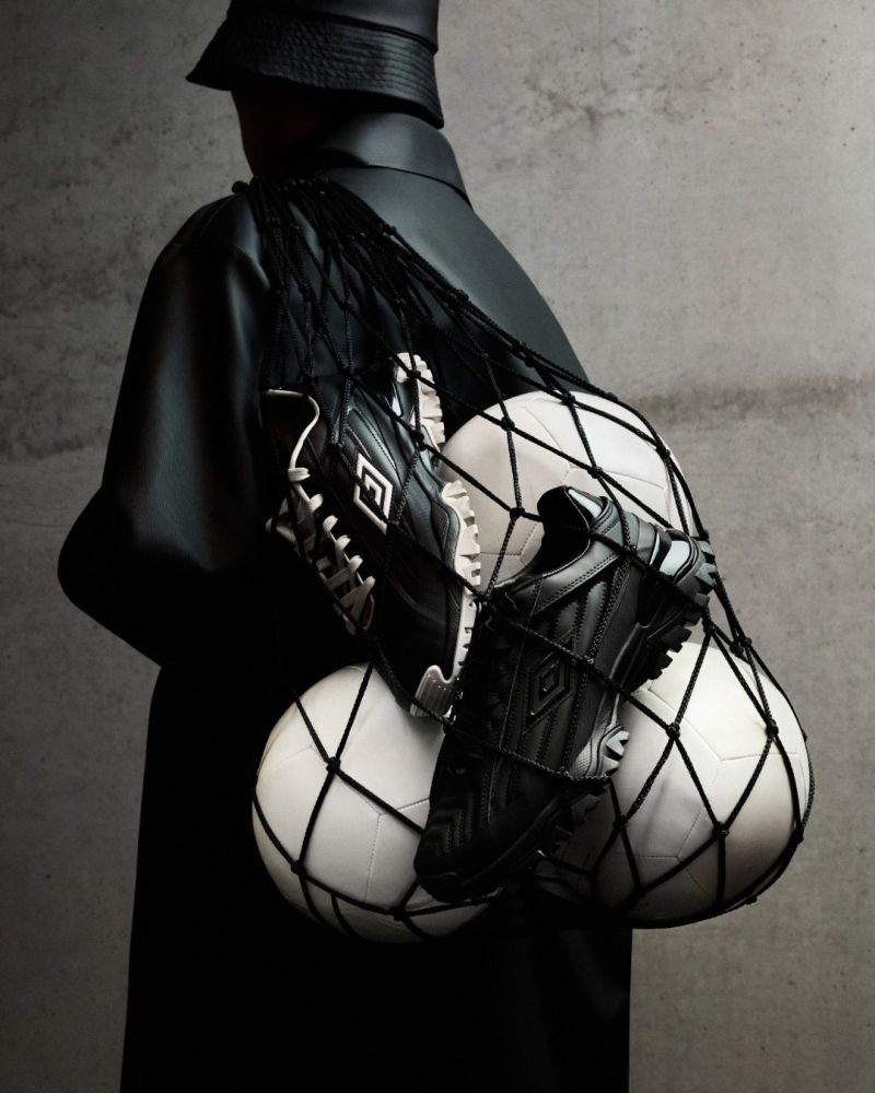 Umbro, the new collection with Rains - nss sports