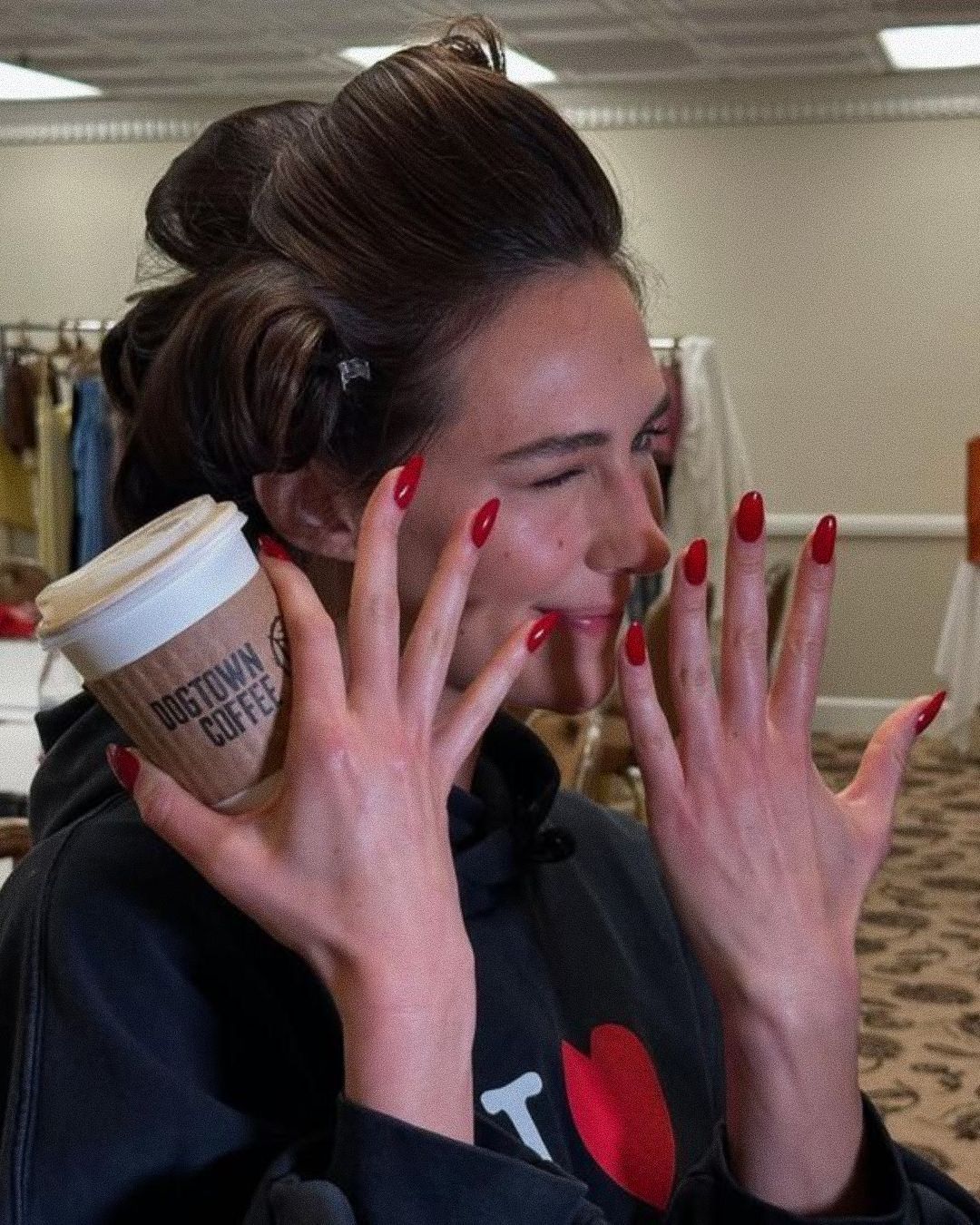 I nail trend che domineranno questo autunno 2025 Novità e comeback che (forse) non ti aspettavi