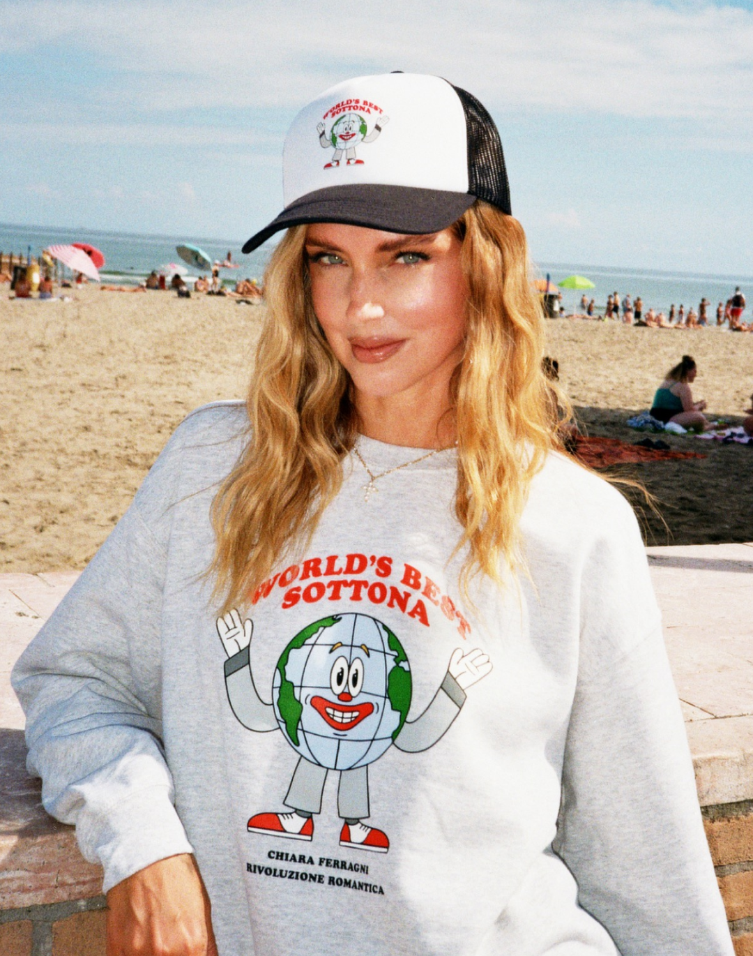 Chiara Ferragni e la Rivoluzione Romantica del suo brand Nel nuovo drop di Chiara Ferragni Brand, l'influencer non ha paura di essere fragile e sottona