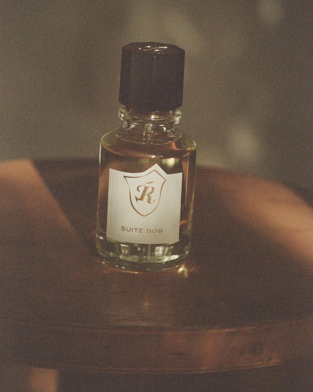 Suite 909: the new fragrance from Réservation A perfume that tells the story of a hotel room you don&apos;t want to leave anymore