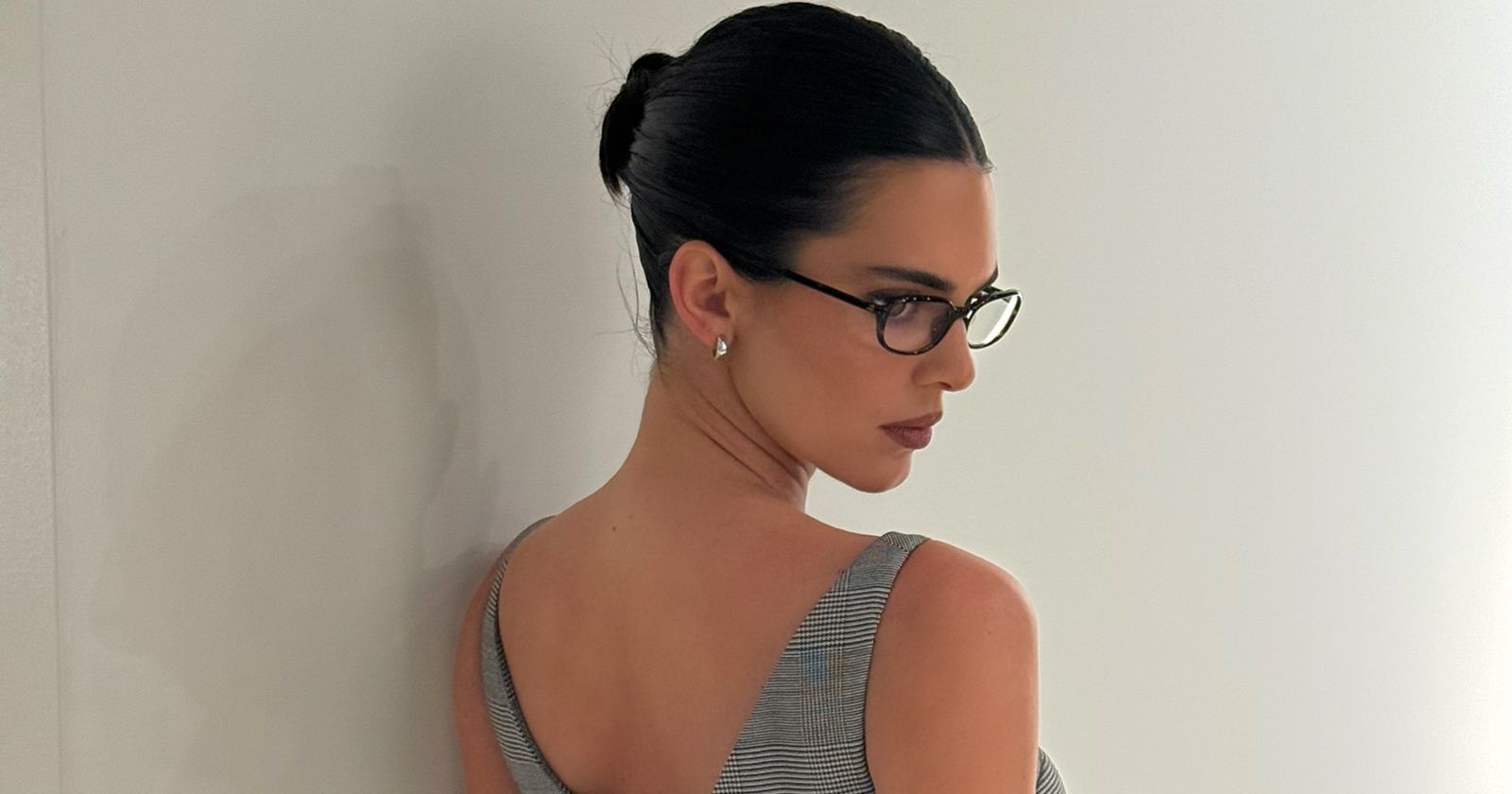 Capelli da ufficio: acconciature office core chic e veloci - nss G-Club, image size:1600x840