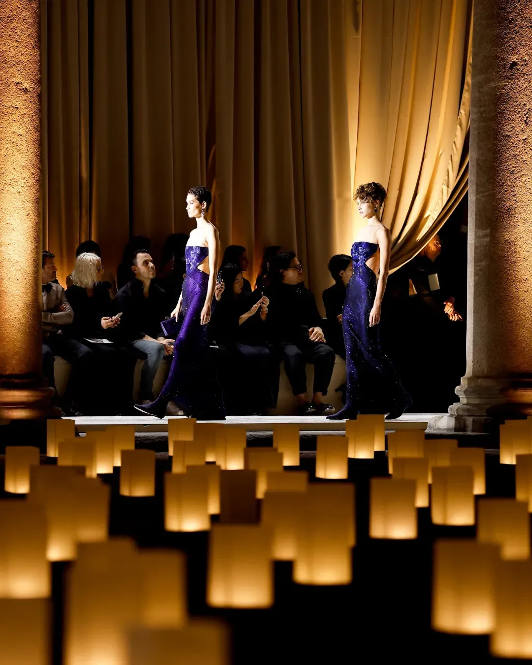 I 5 migliori set della Milano Fashion Week SS26 Women’s  Quando il design della collezione viene raccontato anche con i posti a sedere