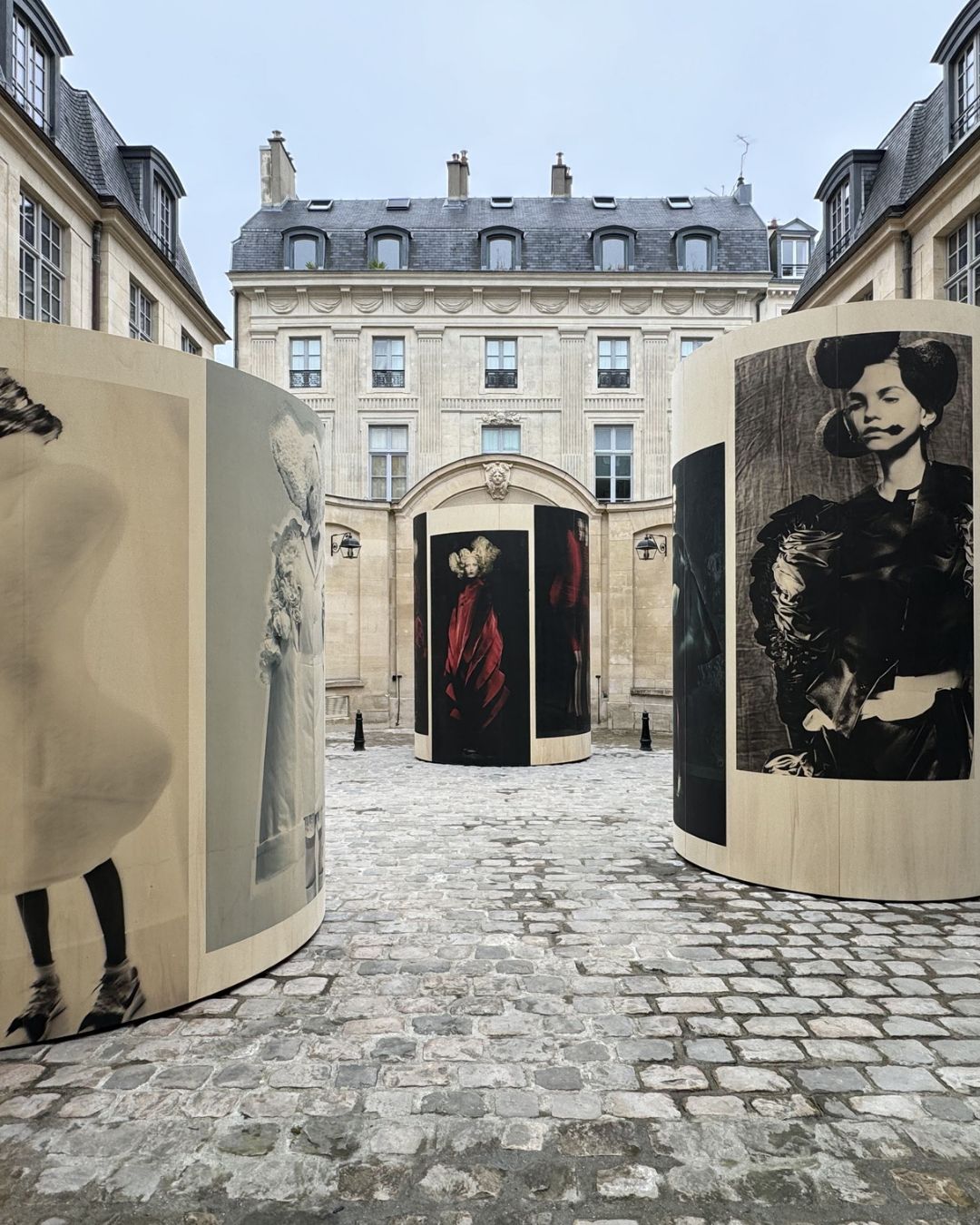 Dover Street Market Paris célèbre la Paris Fashion Week avec un programme exclusif Entre expositions, installations, collaborations et lancements à ne pas manquer