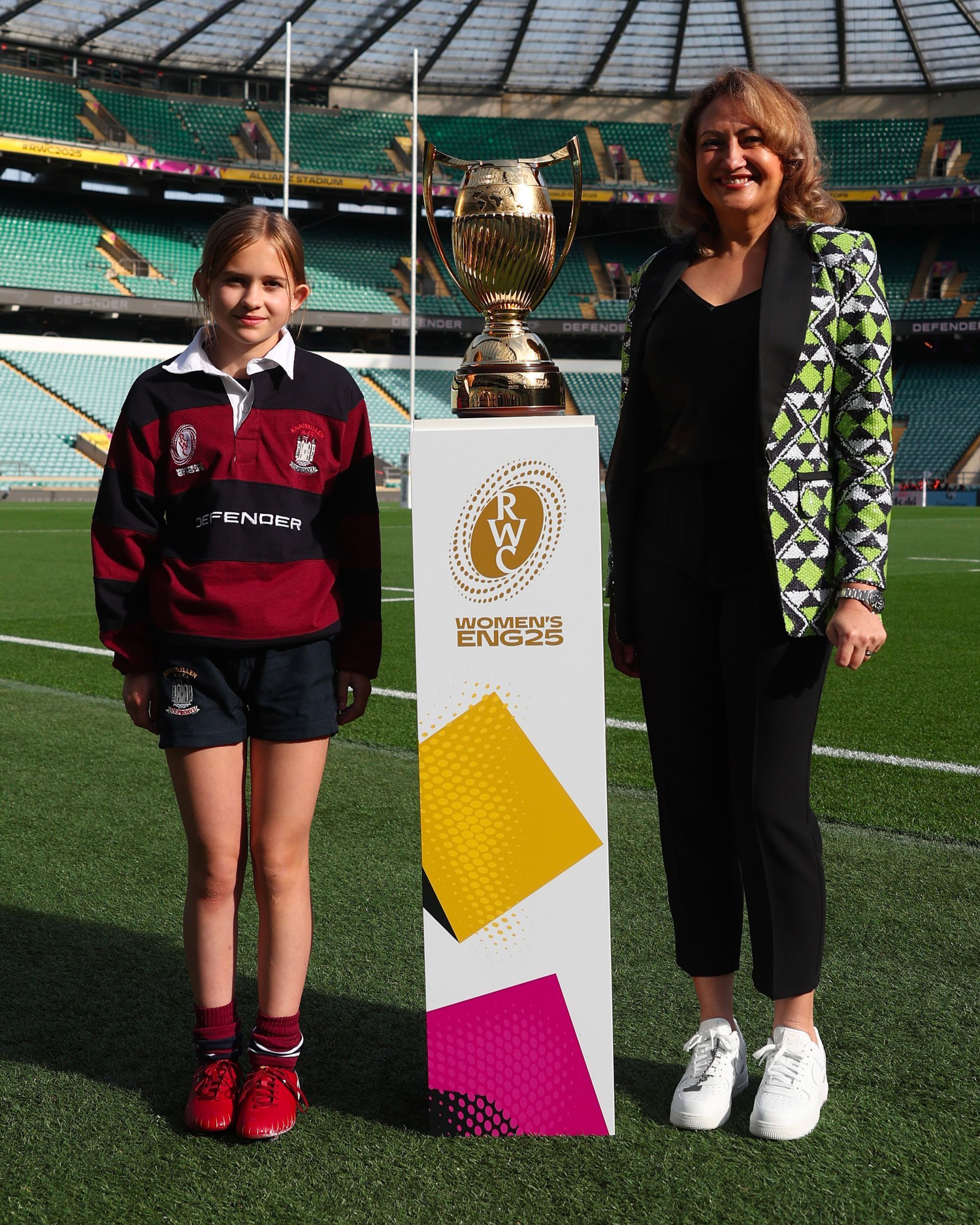 Defender celebra la legacy del rugby femminile Dalla storia di Emily Valentine alle giovani mascotte presenti ai Mondiali