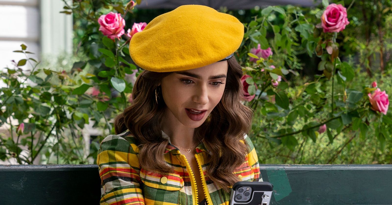 How to wear berets in 2025