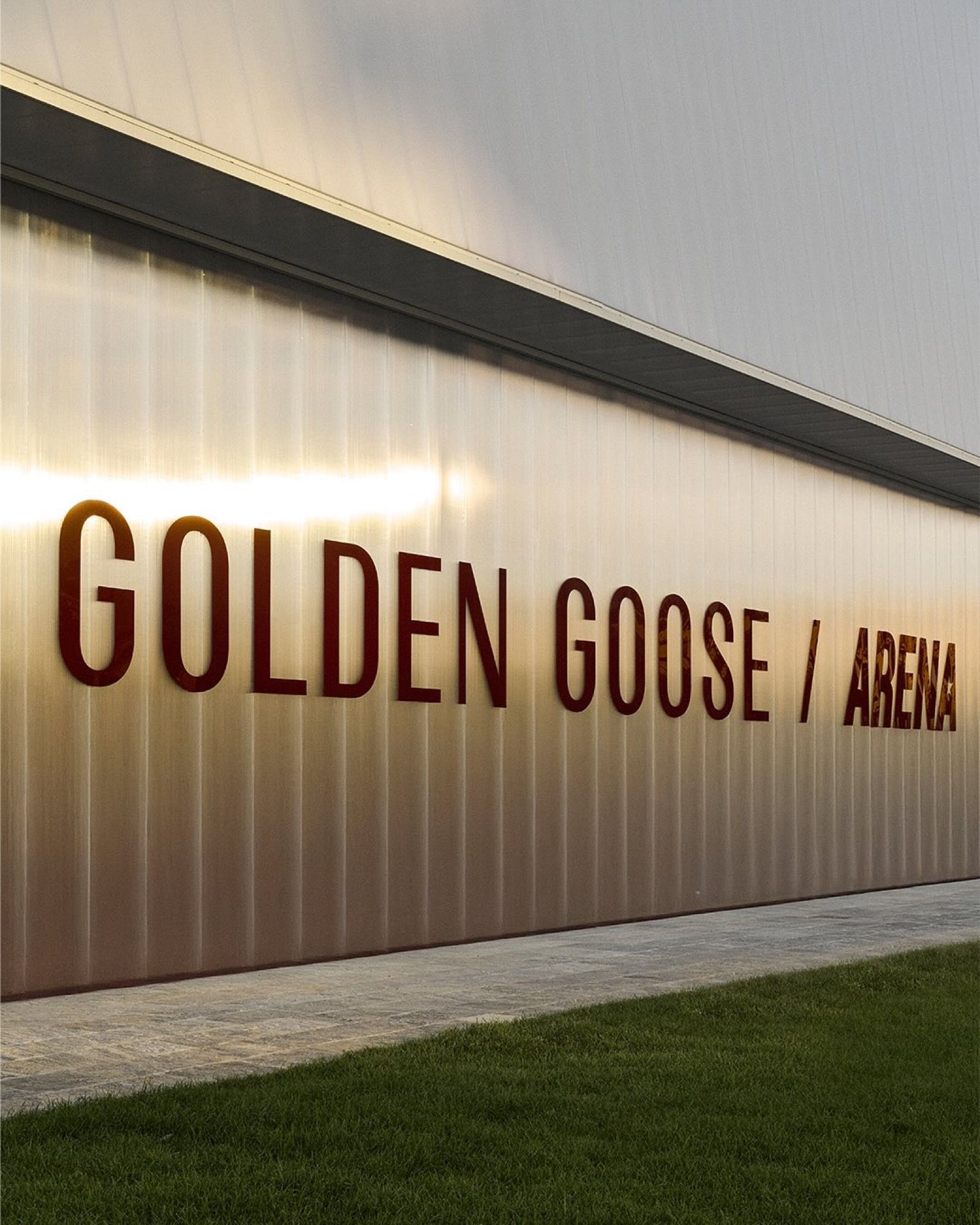 Golden Goose takes padel to the next level A sport that becomes a lifestyle thanks to the brand-new Golden Goose Arena