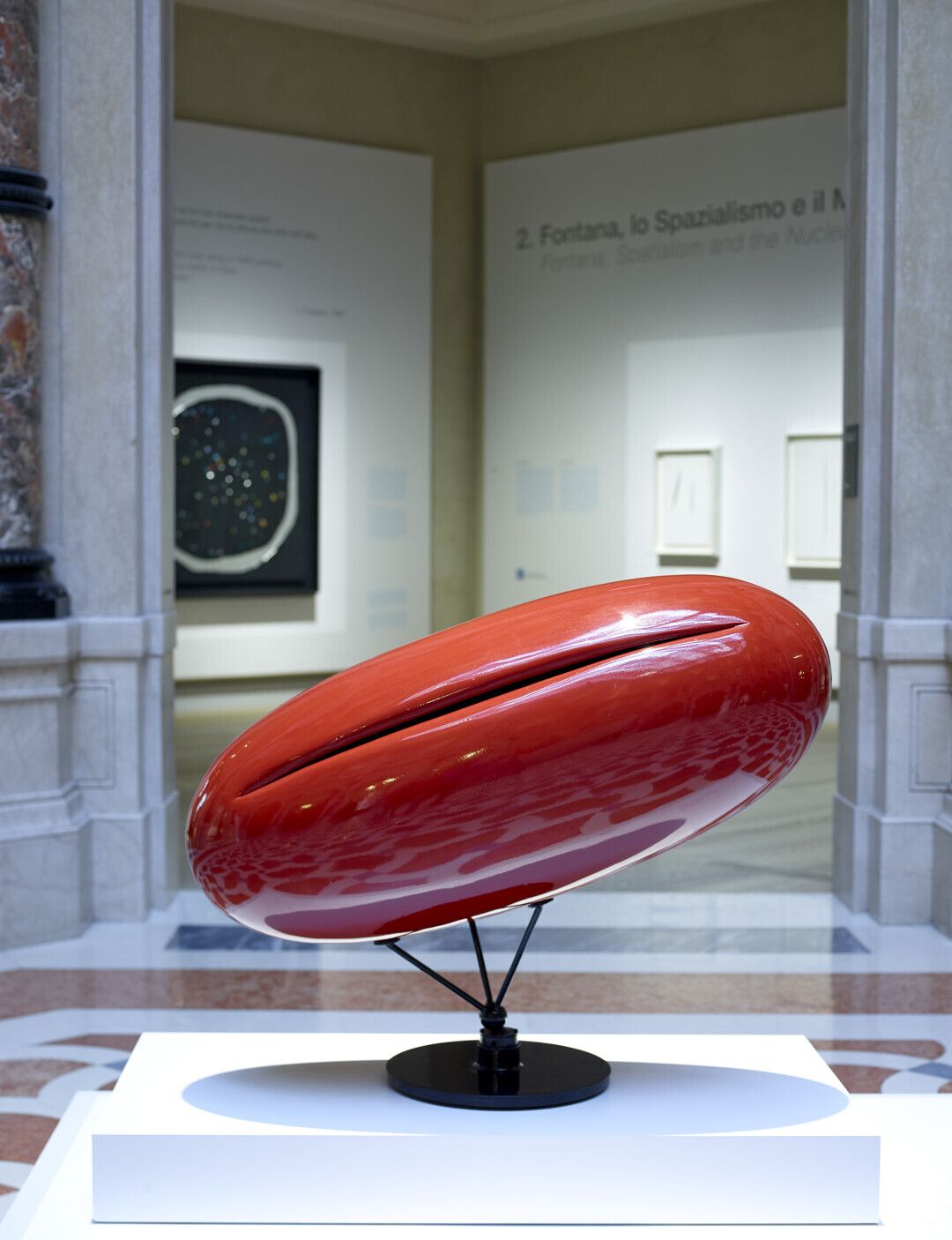 Les véritables stars de la SS26 d’Alaïa étaient ses sacs Quand l'impression en 3D futuriste rencontre les années 60 de Lucio Fontana | Image 586445